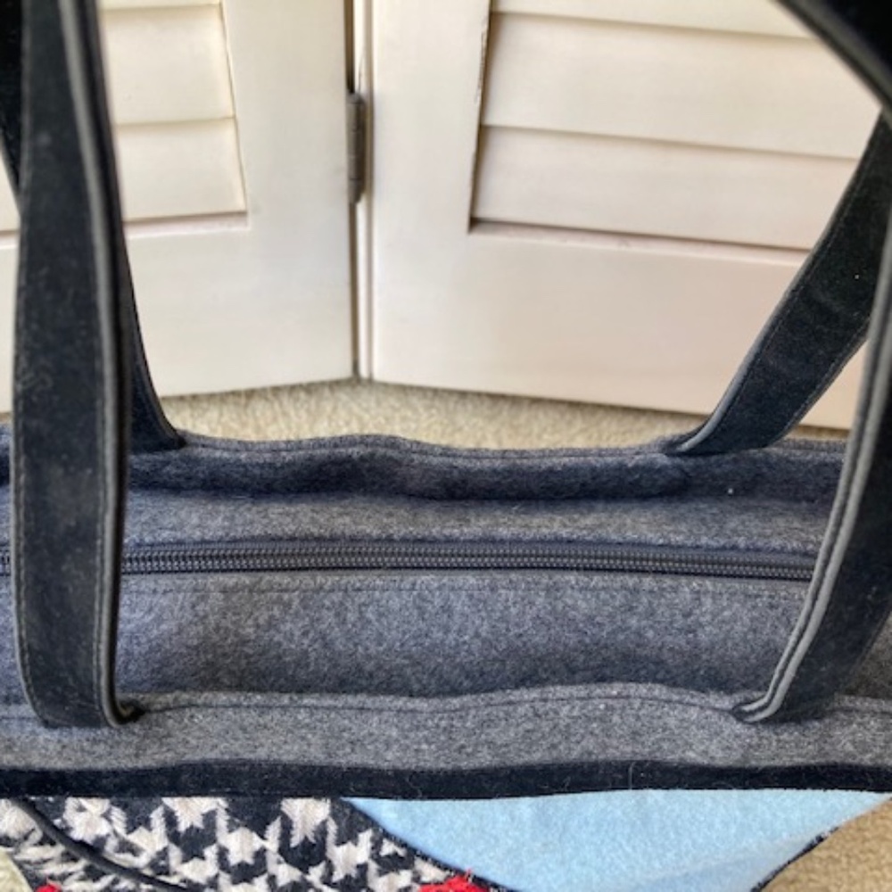 Lulu Guinness London "Walking the Dog" Handle bag - Picture 6 of 11